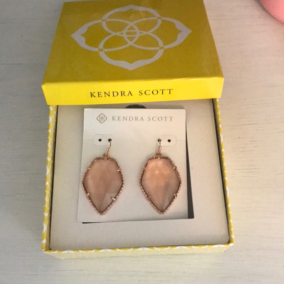Kendra Scott Jewelry - Kendra Scott Corley Rose Gold Peach Earrings